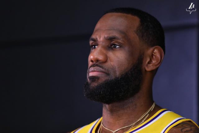 内定？NBA商店官网：总决赛双方是尼克斯VS雷霆